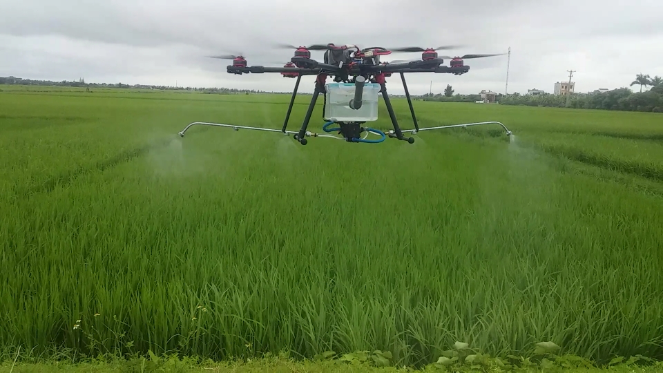Máy bay điều khiển từ xa phun thuốc bảo vệ thực vật
